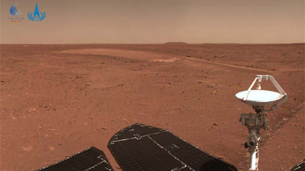 火星表面岩石沙丘清晰可见！“祝融号”发新图了