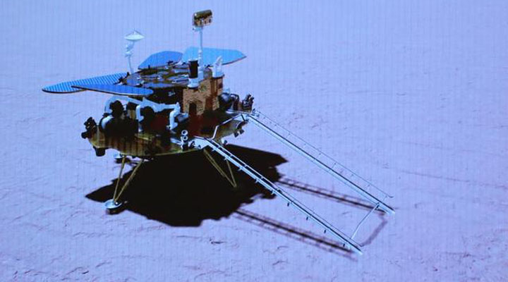 祝融号火星车顺利发回遥测信号 我国首次火星探测任务着陆火星成功